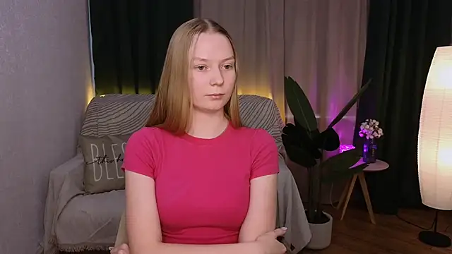 Snapshot of CarolynCohen__ chatting on February 24, 8:17 am CarolynCohen online show from February 24, 8:17 am