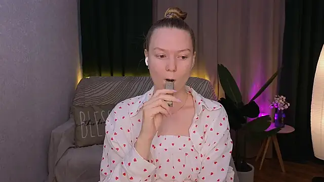 Snapshot of CarolynCohen__ chatting on February 25, 2:03 am CarolynCohen online show from February 25, 2:03 am