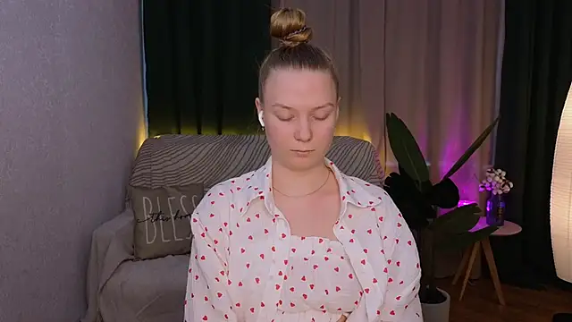 Snapshot of CarolynCohen__ chatting on February 25, 5:08 am CarolynCohen online show from February 25, 5:08 am