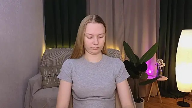 Snapshot of CarolynCohen__ chatting on March 3, 2:15 am CarolynCohen online show from March 3, 2:15 am