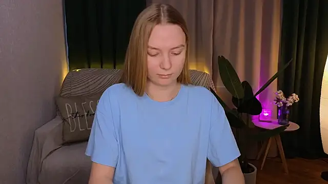 Snapshot of CarolynCohen__ chatting on March 9, 5:00 am CarolynCohen online show from March 9, 5:00 am