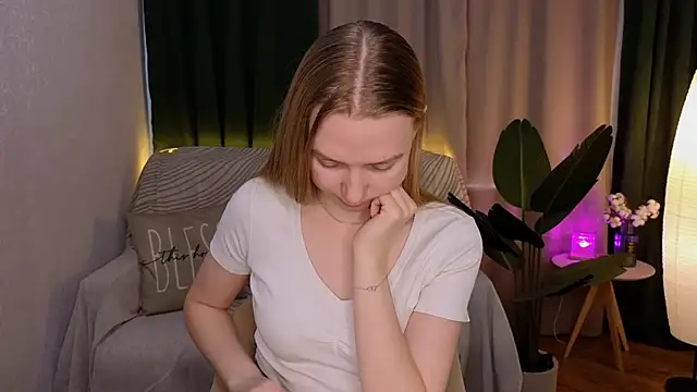 Snapshot of CarolynCohen__ chatting on March 10, 5:00 am CarolynCohen online show from March 10, 5:00 am