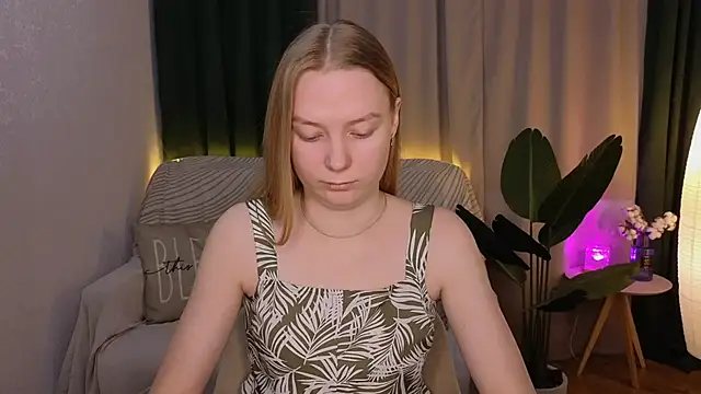 Snapshot of CarolynCohen__ chatting on March 14, 2:10 am CarolynCohen online show from March 14, 2:10 am