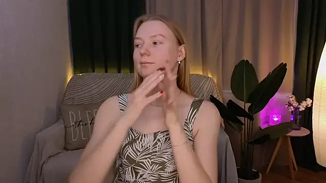 Snapshot of CarolynCohen__ chatting on March 14, 5:16 am CarolynCohen online show from March 14, 5:16 am