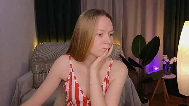 Snapshot of CarolynCohen__ chatting on March 17, 2:08 am CarolynCohen online show from March 17, 2:08 am