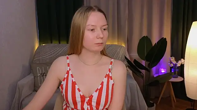 Snapshot of CarolynCohen__ chatting on March 17, 5:12 am CarolynCohen online show from March 17, 5:12 am