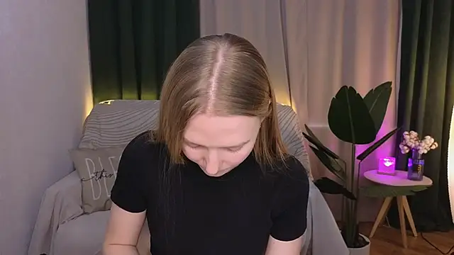 Snapshot of CarolynCohen__ chatting on March 23, 5:00 am CarolynCohen online show from March 23, 5:00 am