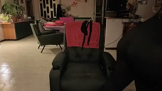 Snapshot of peachgirlmartyna chatting on October 29, 5:36 pm peachgirlmartyna online show from October 29, 5:36 pm