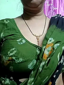 Snapshot of Rosy-B chatting on February 7, 11:41 pm Rosy-B online show from February 7, 11:41 pm