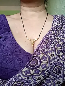 Snapshot of Rosy-B chatting on February 11, 9:58 am Rosy-B online show from February 11, 9:58 am