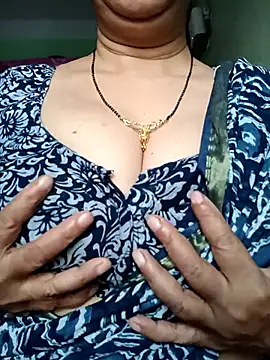 Snapshot of Rosy-B chatting on February 16, 12:51 am Rosy-B online show from February 16, 12:51 am