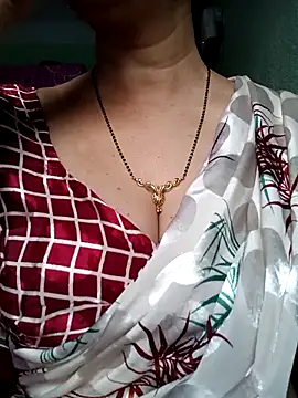 Snapshot of Rosy-B chatting on February 17, 12:51 am Rosy-B online show from February 17, 12:51 am