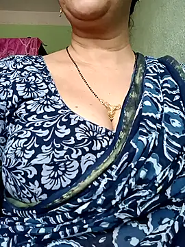 Snapshot of Rosy-B chatting on February 22, 9:41 am Rosy-B online show from February 22, 9:41 am