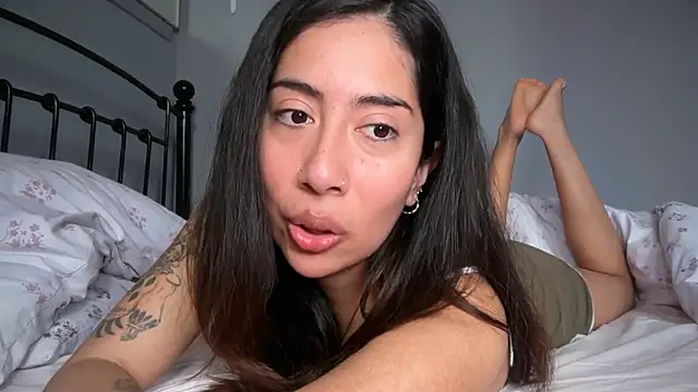 LorenaAnderson online show from April 9, 9:26 am