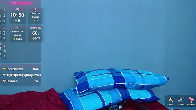 Snapshot of blue_violette_ chatting on January 10, 7:54 pm blue violette online show from January 10, 7:54 pm