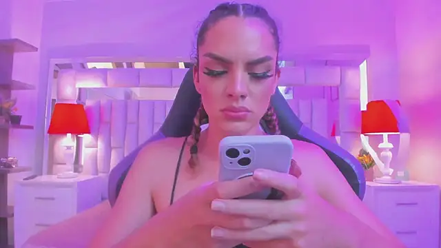 mariiahneedles online show from March 8, 3:43 am