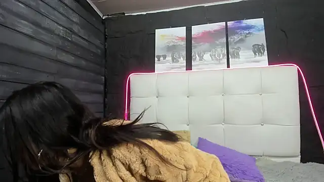 Snapshot of Sweet_camille chatting on October 7, 11:29 am Sweet camille online show from October 7, 11:29 am