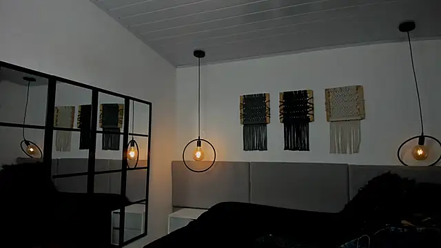 Snapshot of Sweet_camille chatting on October 20, 2:23 am Sweet camille online show from October 20, 2:23 am