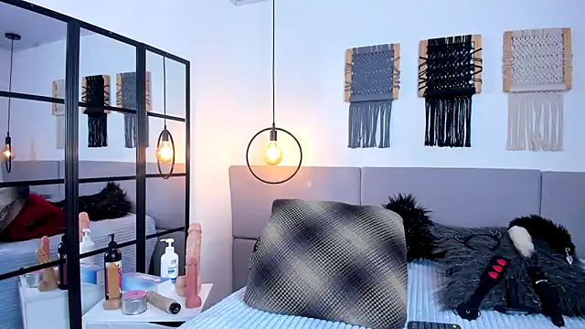 Snapshot of Sweet_camille chatting on November 12, 3:18 am Sweet camille online show from November 12, 3:18 am