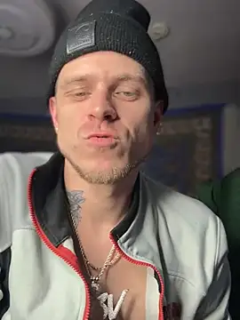 Snapshot of traejddd chatting on September 18, 3:41 am traejddd online show from September 18, 3:41 am