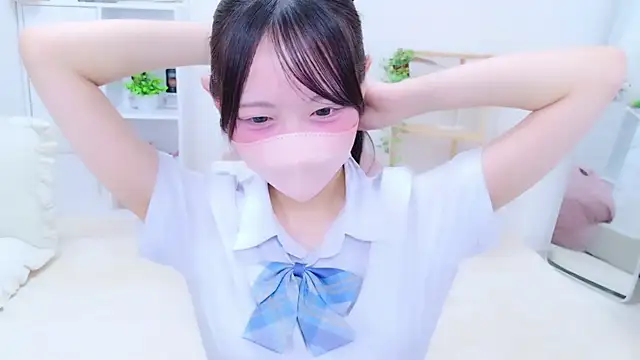Snapshot of Suzu_ch_xx chatting on July 18, 1:26 pm Suzu ch xx online show from July 18, 1:26 pm