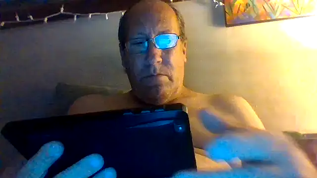 hornyrich69 online show from April 14, 5:35 am