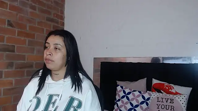 salome  hills1 online show from November 22, 1:32 pm