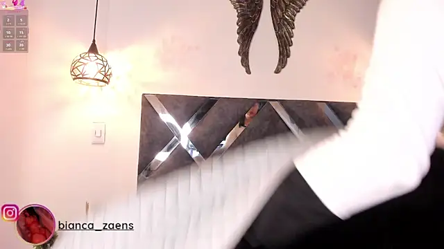 Snapshot of Bianca_zaens2 chatting on January 8, 12:29 pm Bianca zaens2 online show from January 8, 12:29 pm