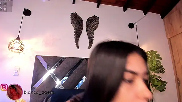 Snapshot of Bianca_zaens2 chatting on February 4, 12:00 pm Bianca zaens2 online show from February 4, 12:00 pm