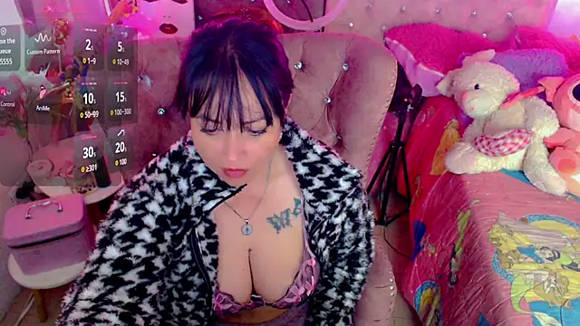 Snapshot of martina_bk chatting on November 20, 11:26 pm martina bk online show from November 20, 11:26 pm