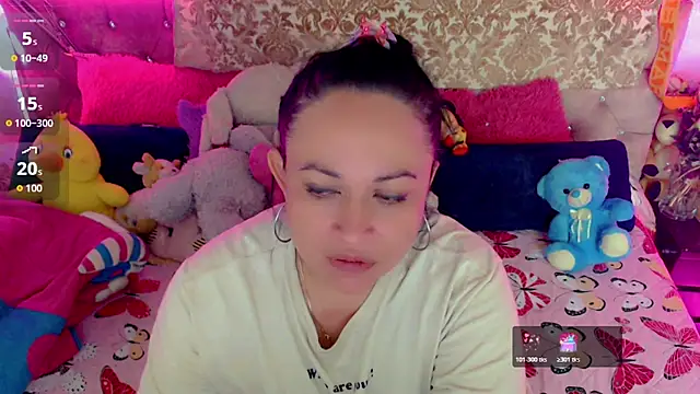 Snapshot of martina_bk chatting on February 26, 2:21 am martina bk online show from February 26, 2:21 am