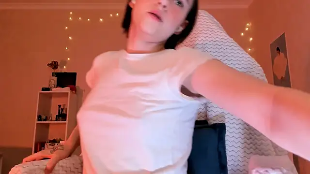 Britney Ross online show from November 30, 3:10 am