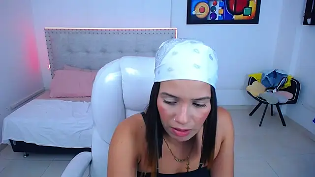 Chiqui milk  online show from January 6, 10:05 pm
