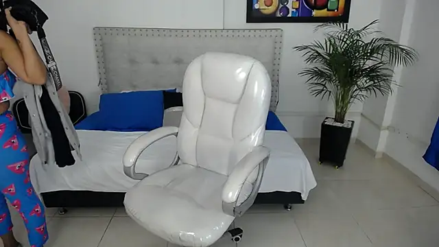 Chiqui milk  online show from January 28, 7:21 pm