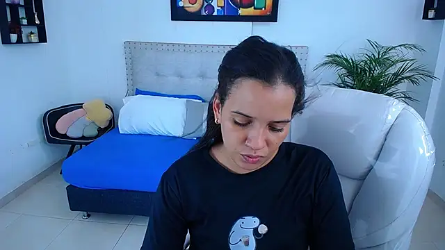 Chiqui milk  online show from March 3, 7:28 pm