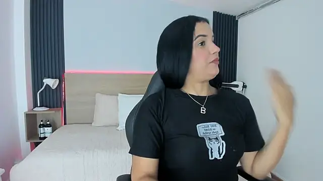 Chiqui milk  online show from October 14, 7:14 pm