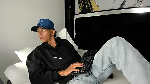 dikey 62 online show from December 12, 1:21 am