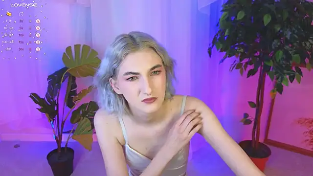 Mia Cheers online show from December 14, 5:25 pm