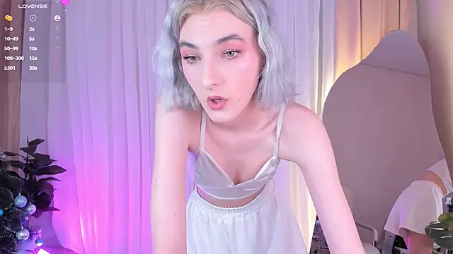 Mia Cheers online show from December 15, 4:48 pm