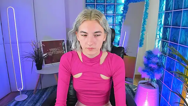 Mia Cheers online show from December 16, 1:54 pm