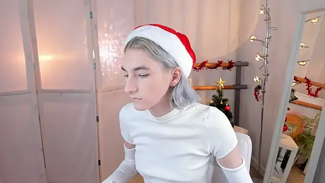 Mia Cheers online show from December 22, 1:44 pm