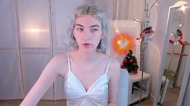 Mia Cheers online show from December 27, 1:28 pm