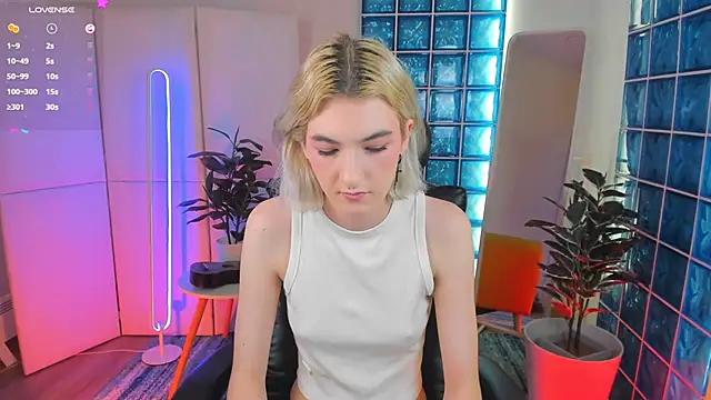 Mia Cheers online show from January 29, 4:52 pm