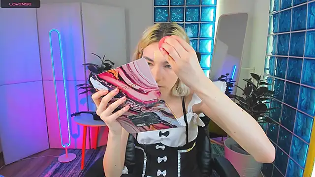 Mia Cheers online show from February 14, 1:51 pm