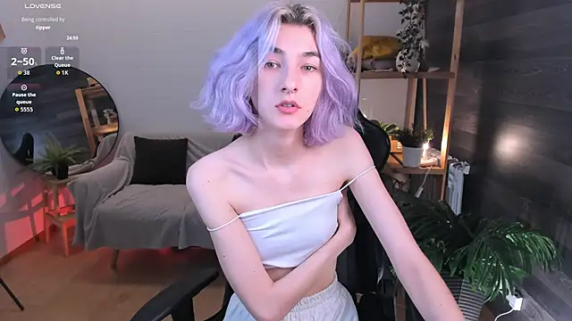 Mia Cheers online show from October 3, 2:03 pm