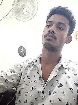 Snapshot of curlyhairboy_ chatting on September 10, 4:56 am curlyhairboy online show from September 10, 4:56 am