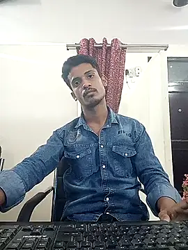 Snapshot of curlyhairboy_ chatting on September 12, 10:37 am curlyhairboy online show from September 12, 10:37 am