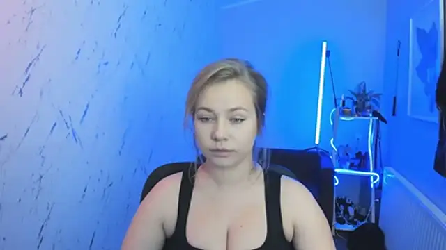 holly xglam online show from October 13, 4:51 pm