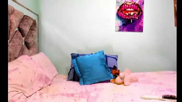 Snapshot of Evilmichellts1 chatting on June 16, 12:02 am Evilmichellts1 online show from June 16, 12:02 am