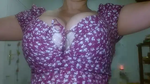 Snapshot of KeisyNeonX chatting on June 22, 3:42 pm KeisyNeonX online show from June 22, 3:42 pm